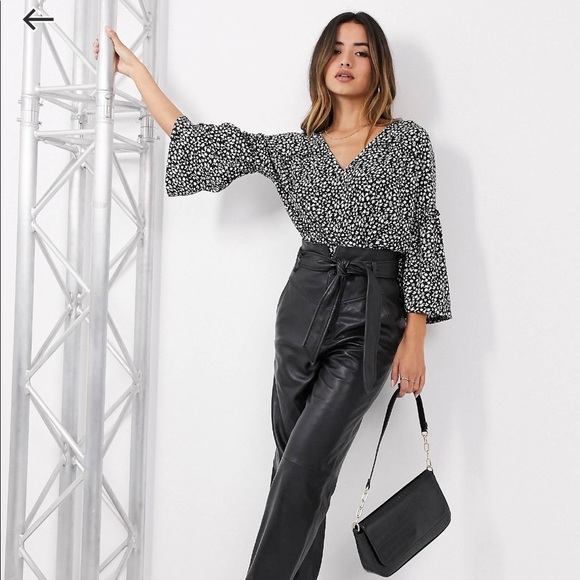 River Island | NWOT flared sleeve ditsy floral smock top in black and white - Picture 3 of 8